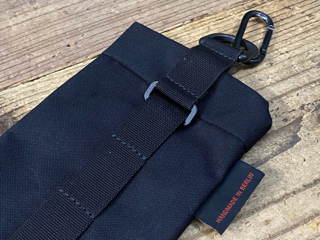 KJ510 バッグジャック bagjack MOBILE HOLDER TWIST モバイルポーチ 黒