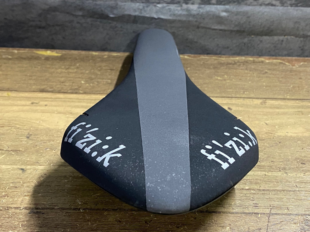 KN961 フィジーク fizik アリオネ ARIONE R3 REGULAR サドル 黒 kium レール 125mm