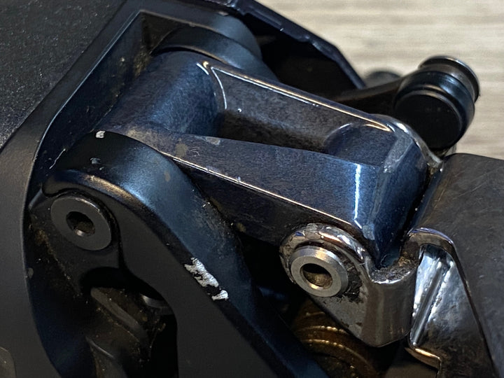 JJ345 シマノ SHIMANO デュラエース DURA-ACE FD-R9150 フロントディレイラー 動作確認済 ※錆,羽根部削れ大の為ジャンク