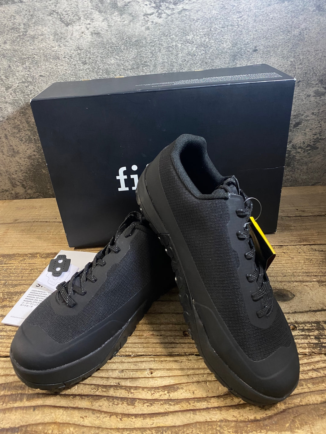 JP059 フィジーク FIZIK GRAVITA VERSOR ビンディングシューズ SPD EU43 黒
