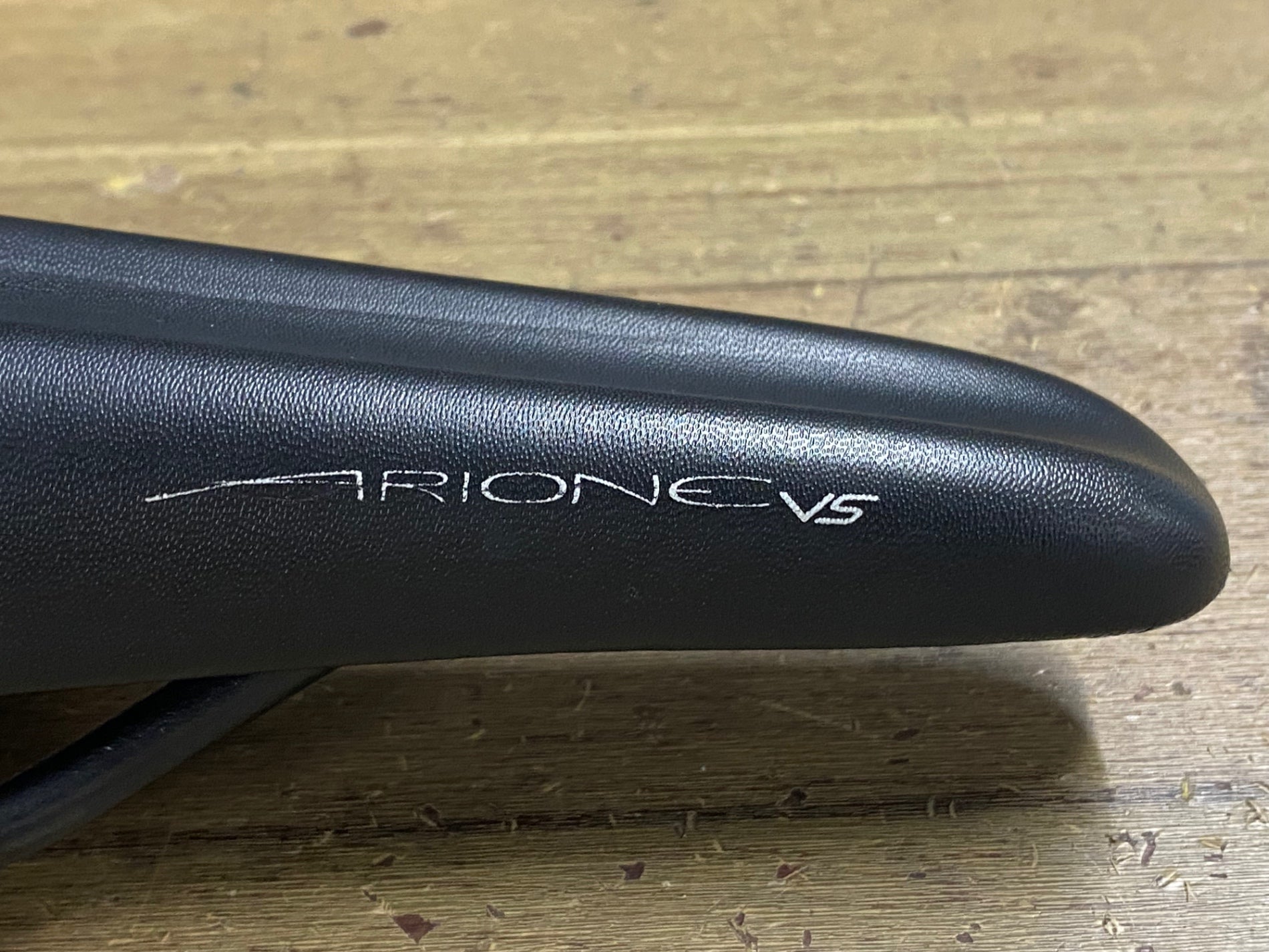 KO375 フィジーク fizik ARIONE VS サドル 黒 MANGANESEレール