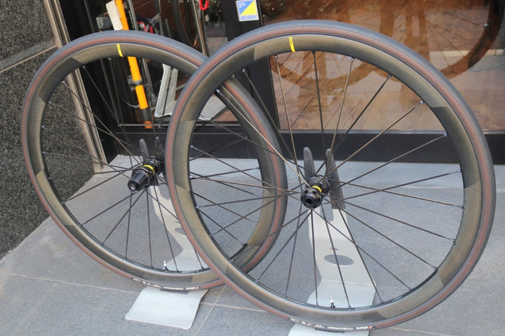 マヴィック MAVIC コスミック ディスク COSMIC SLR 32 DISC カーボン チューブレス ホイールセット シマノ12/11S ワイドリム 21C 【東京南麻布店】