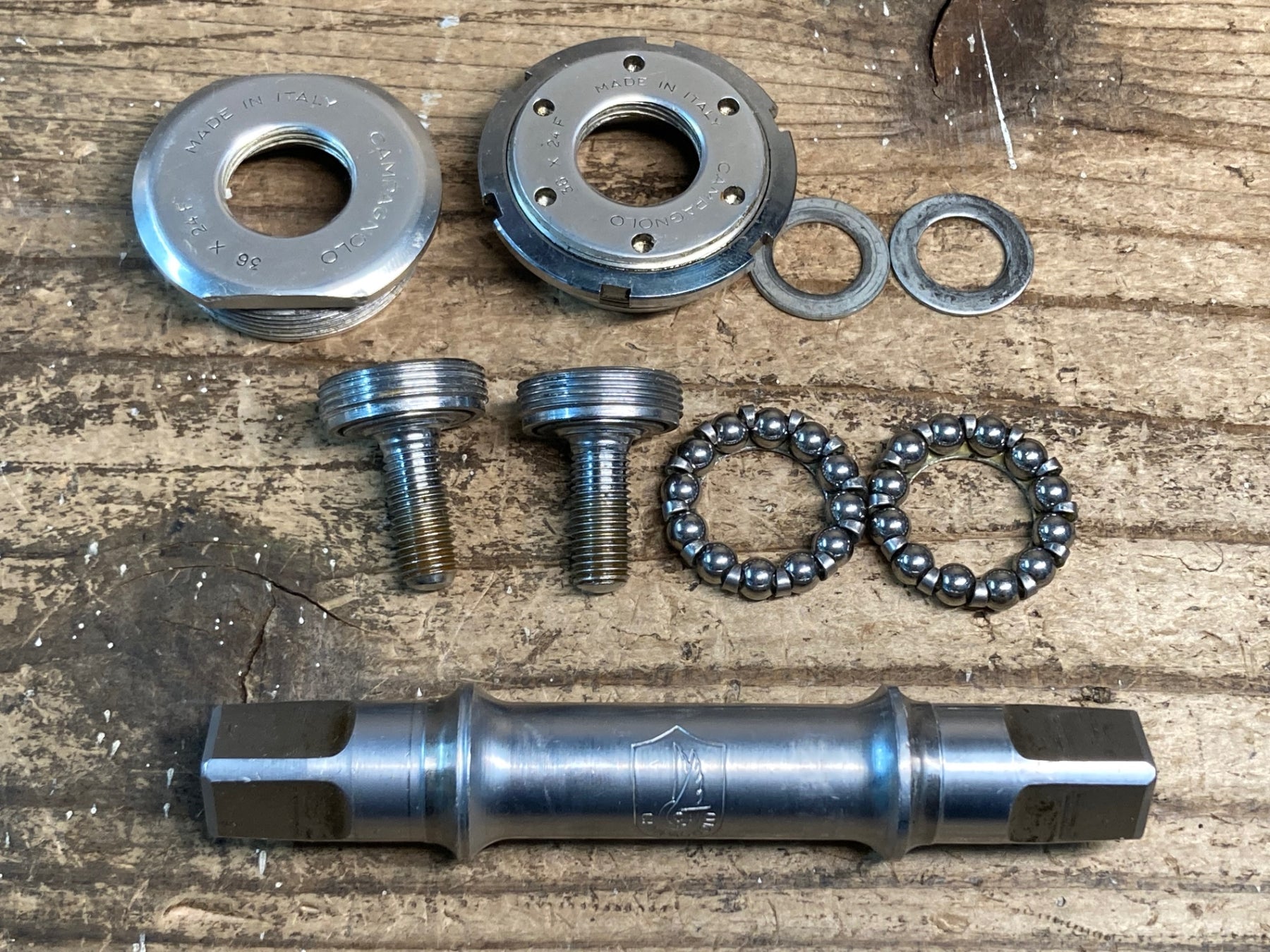JH346 カンパニョーロ CAMPAGNOLO レコード RECORD BB ITA 軸長111mm