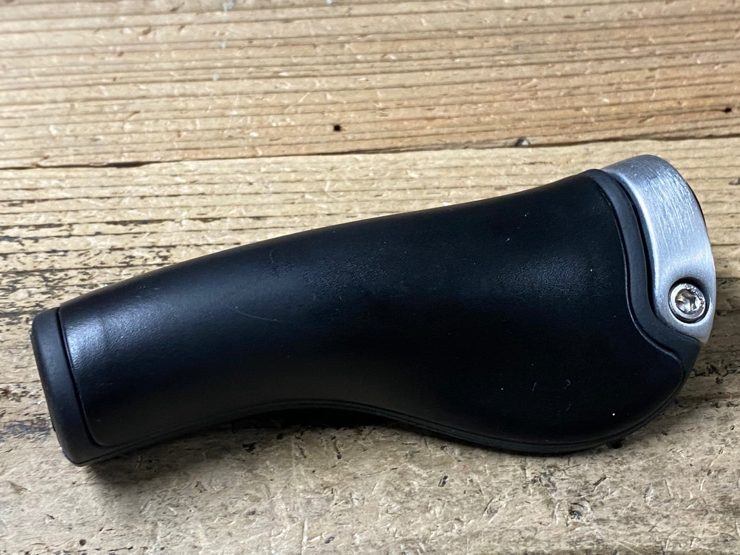 KO487 エルゴン ERGON BROOKS GP1 GRIPS グリップ 黒 132mm Φ22.2