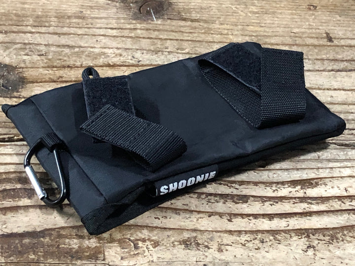 KN819 shoonie スマホポーチ 黒