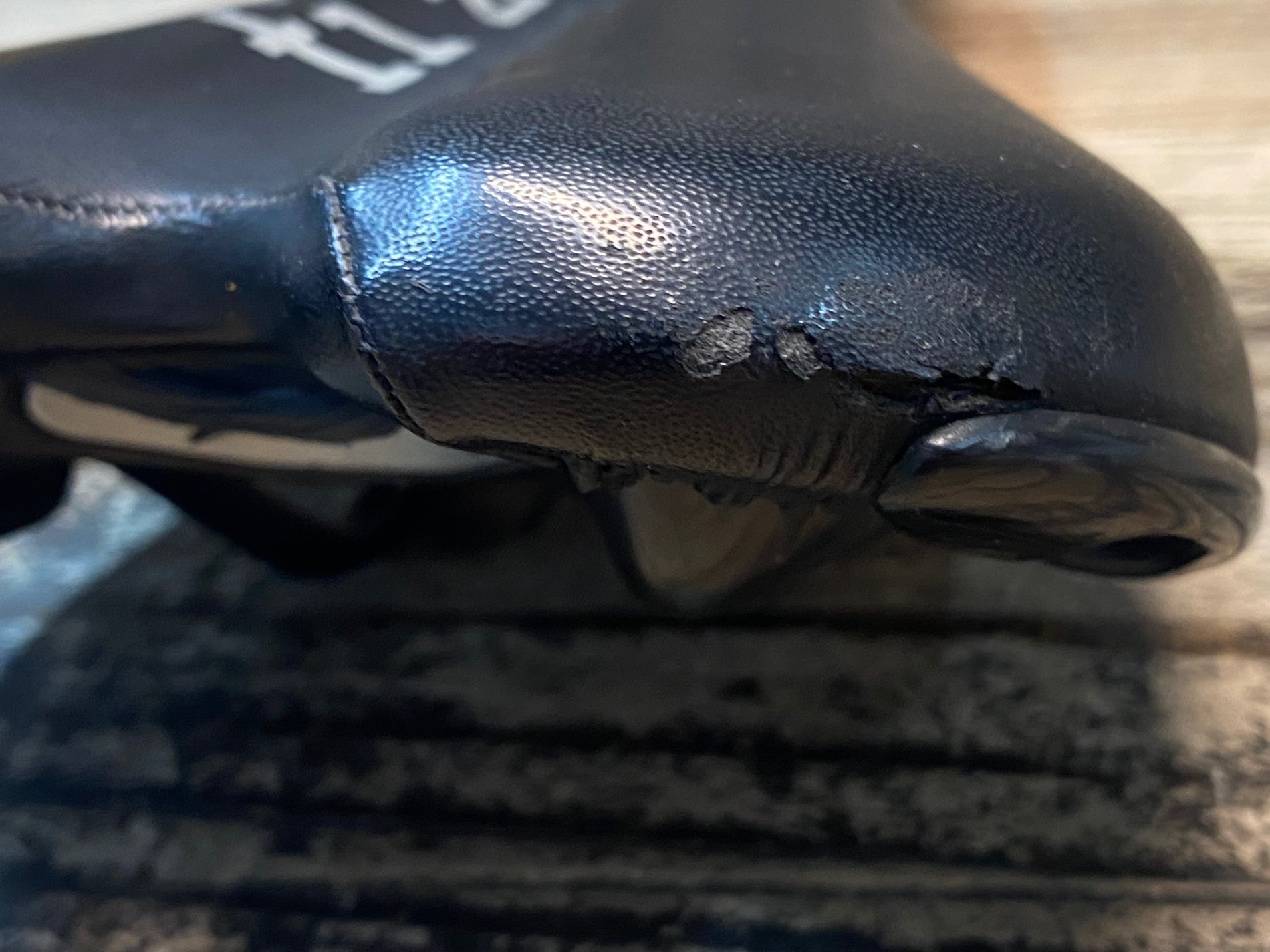 JI890 フィジーク fizik アリアンテ ALIANTE VS サドル MANGANESE