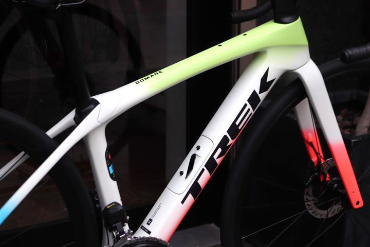 【105 Di2にカスタム！】 トレック TREK ドマーネ DOMANE SL5 GEN4 2026モデル 47サイズ シマノ 105 R7170 Di2 12S ロードバイク 【東京南麻布店】