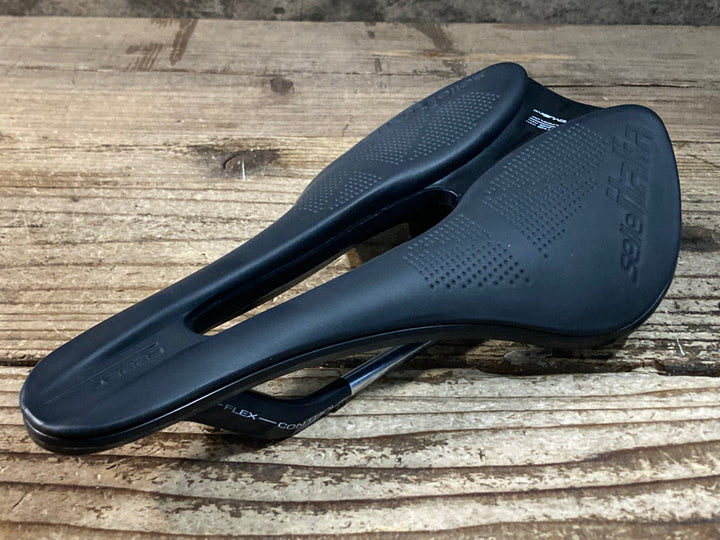 JZ055 セライタリア selle italia NOVUS BOOST EVO サドル 黒 FecAlloYレール 145mm