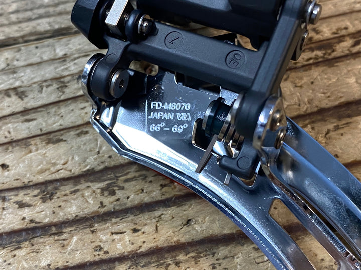 JV648 シマノ SHIMANO デオレ DEORE XT FD-M8070 フロントディレイラー 2s 66°-69° Di2 電動