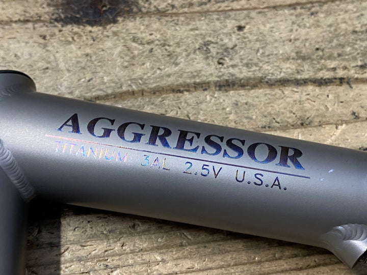 KJ079 ITM AGGRESSOR TITANIUM 3AL スレッドステム Φ25.8 120mm