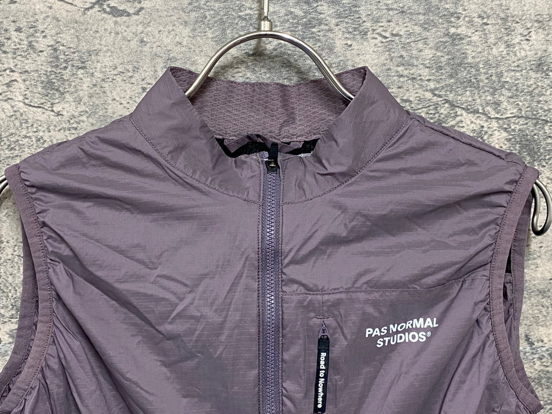 KA514 パスノーマルスタジオ PAS NORMAL STUDIOS ESSENTIAL INSULATED GILET ジレ サイクルベスト パープル M