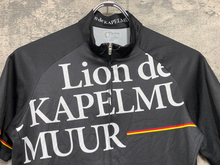 JP823 リオンドカペルミュール Lion de KAPELMUUR 半袖 サイクルジャージ 黒 M