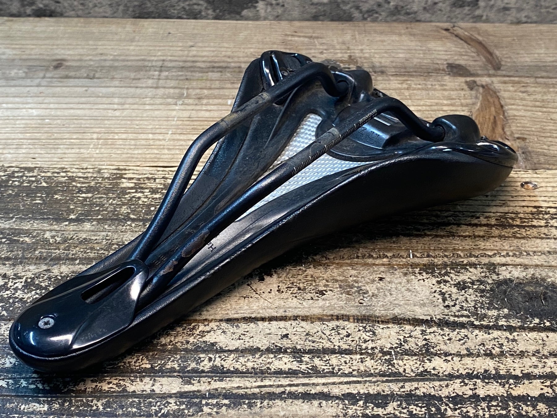 ビンテージ Fizik フィジーク Nisene サドル チタンレール JN707 フィジーク fizik VENTO ARGO 00 ADAPTIVE サドル 140mm