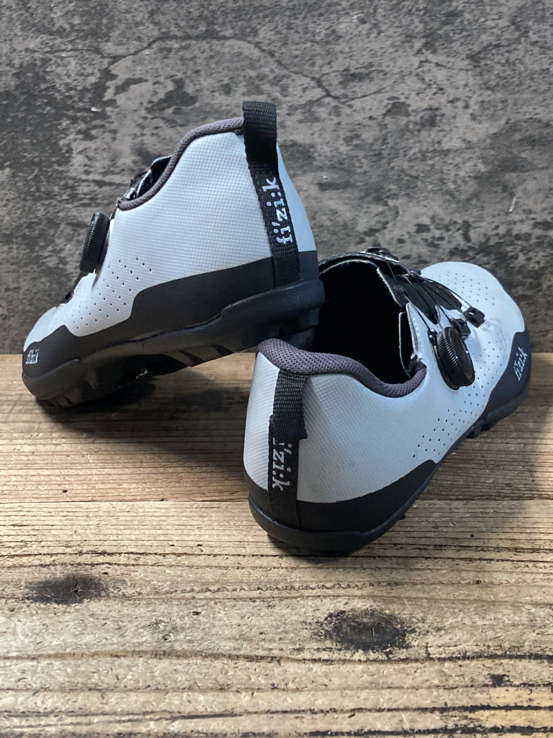 KD836 フィジーク fizik テラ TERRA ATLAS ビンディングシューズ グレー EU42.5 SPD