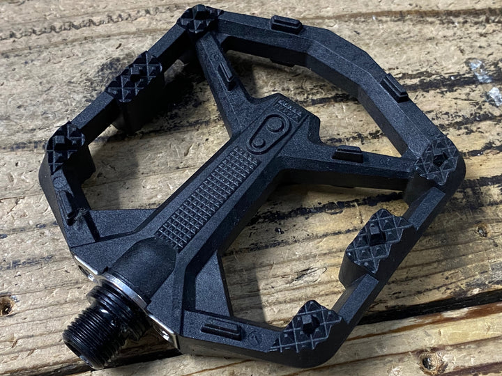 KQ827 クランクブラザーズ Crankbrothers stamp0 フラットペダル 黒