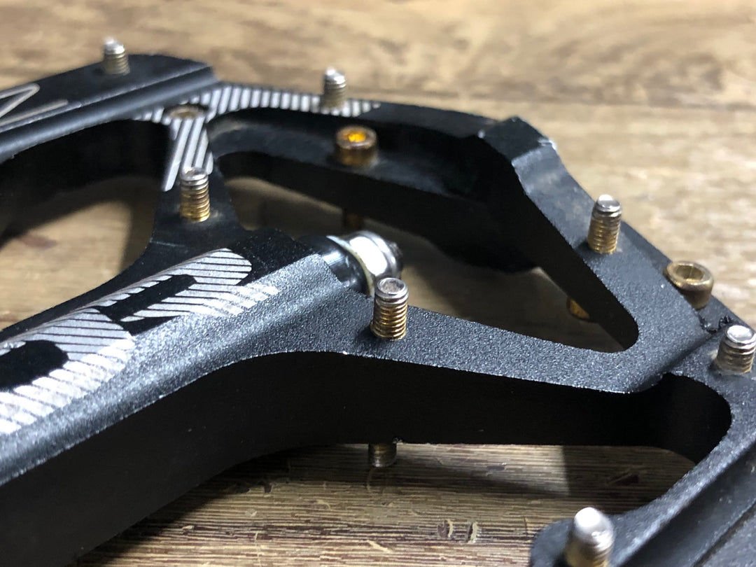 JT690 TOR TRZ CNC Platform Pedals 黒 フラットペダル