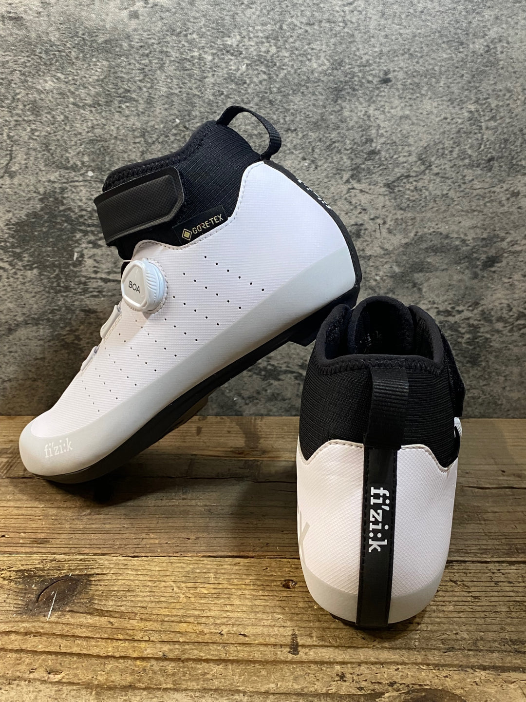 KJ342 フィジーク fizik TEMPO ARTICA GTX ビンディングシューズ 白 EU42