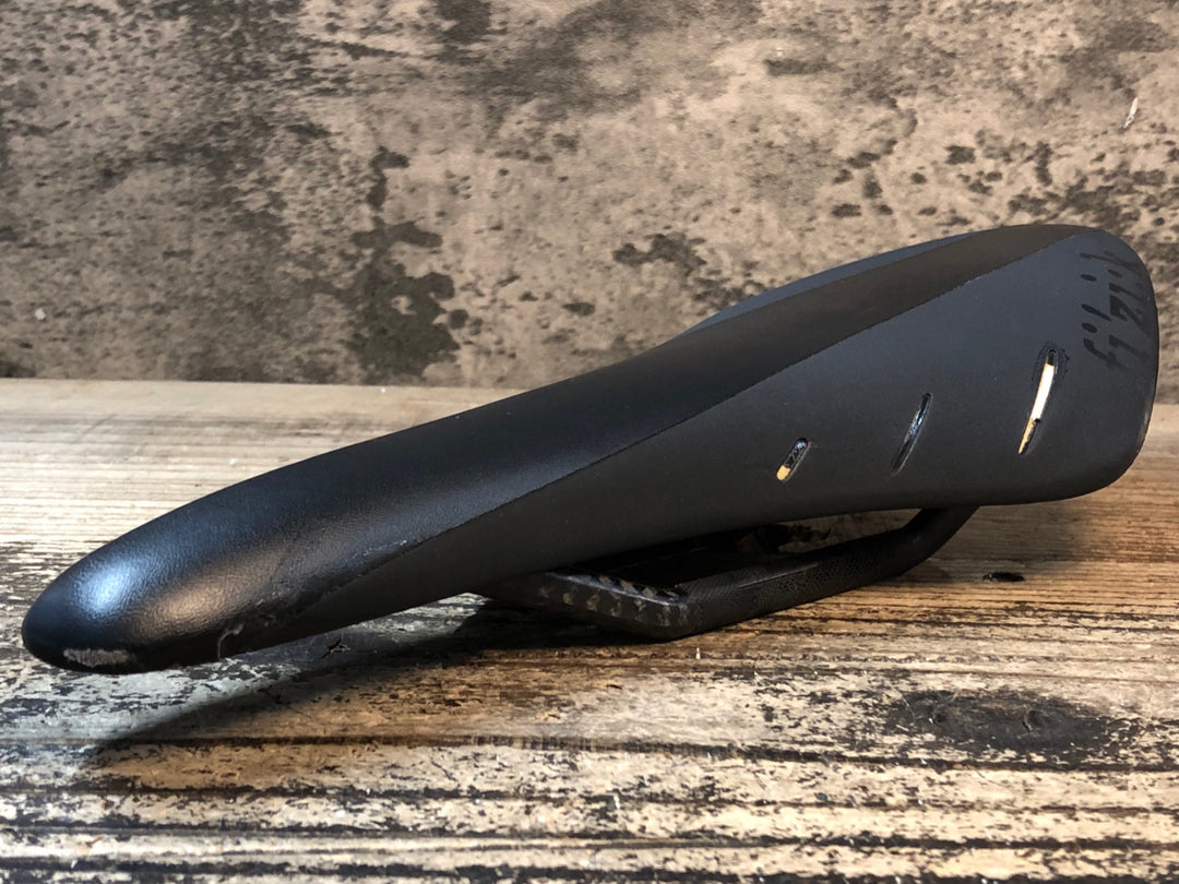 JM953 フィジーク fizik アリオネ ARIONE R1 サドル カーボンレール 126mm ARAIDED