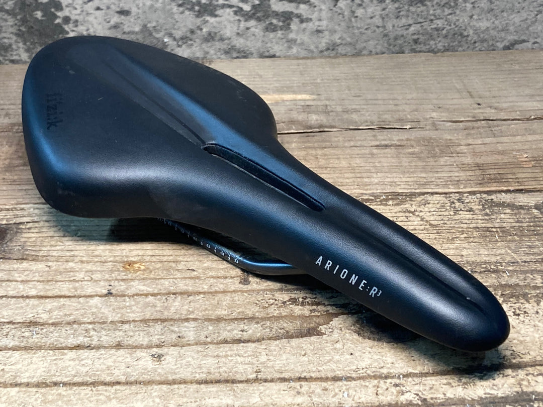 JM307 フィジーク fizik アリオネ ARIONE R3 サドル 黒 140mm kiumレール ※プレート欠品