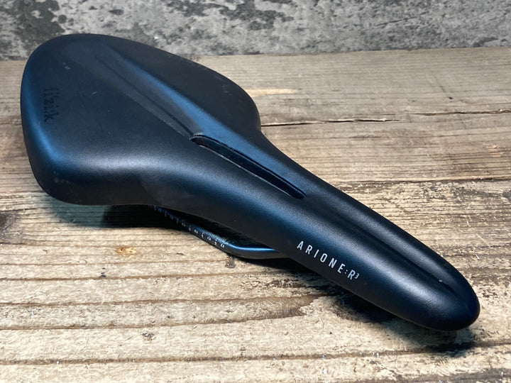 JM307 フィジーク fizik アリオネ ARIONE R3 サドル 黒 140mm kiumレール ※プレート欠品