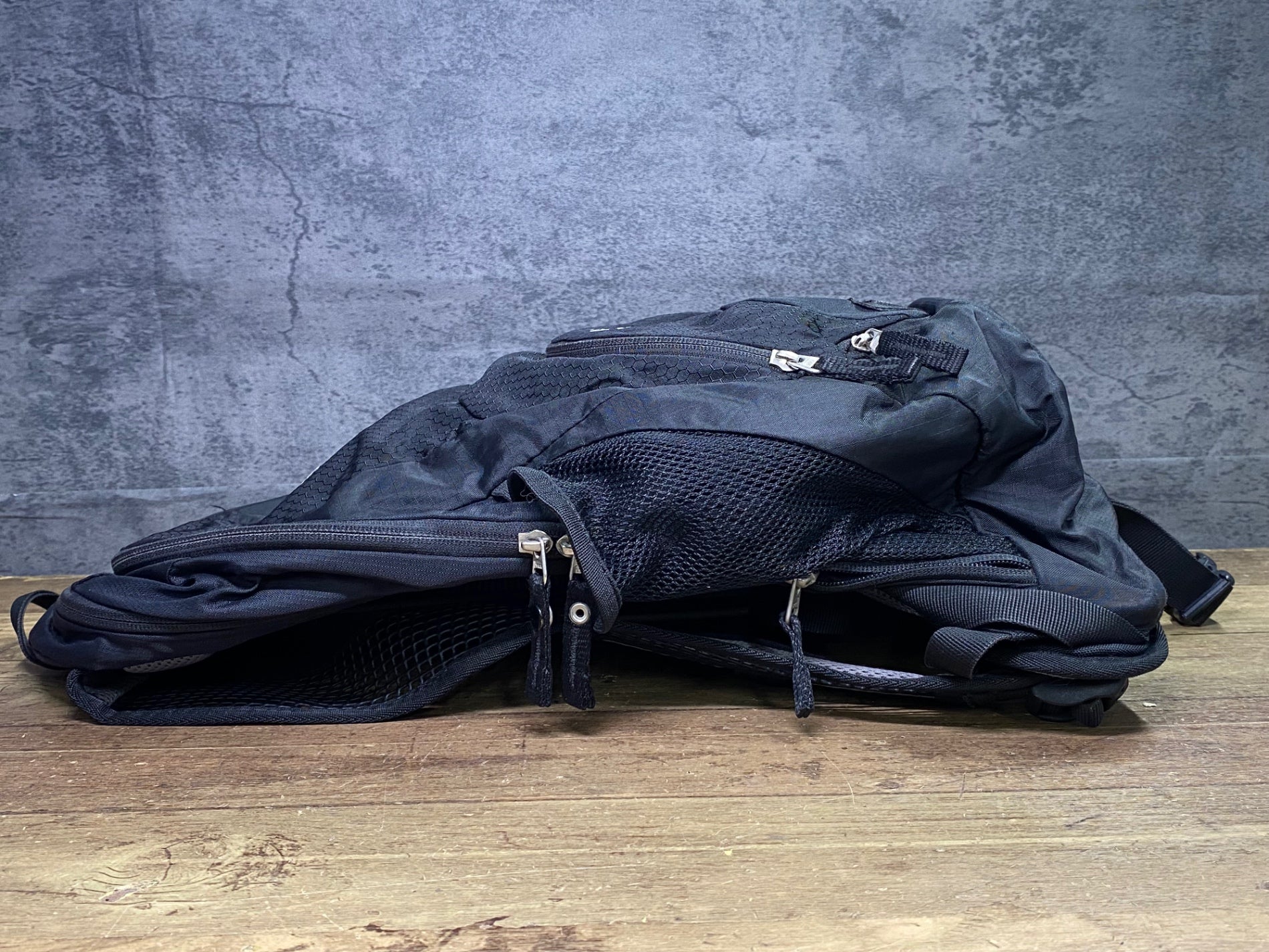 JG992 ドイター deuter RACE EXP AIR リュック バックパック 黒 – BICI