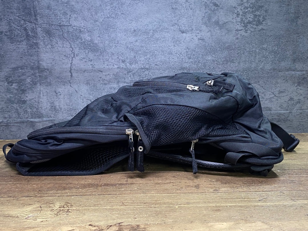 JG992 ドイター deuter RACE EXP AIR リュック バックパック 黒