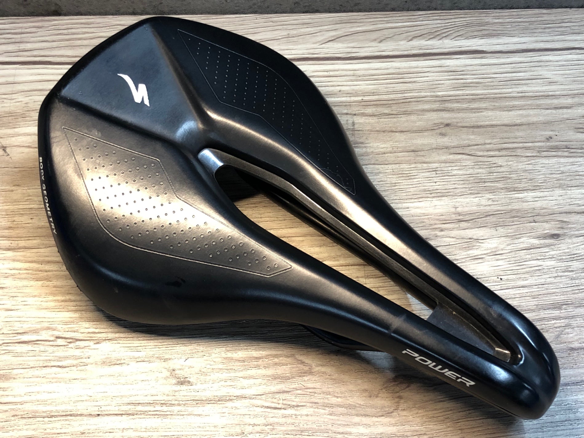 Specialized サドル143mm 未使用完成車外し☆スペシャライズド143mm
