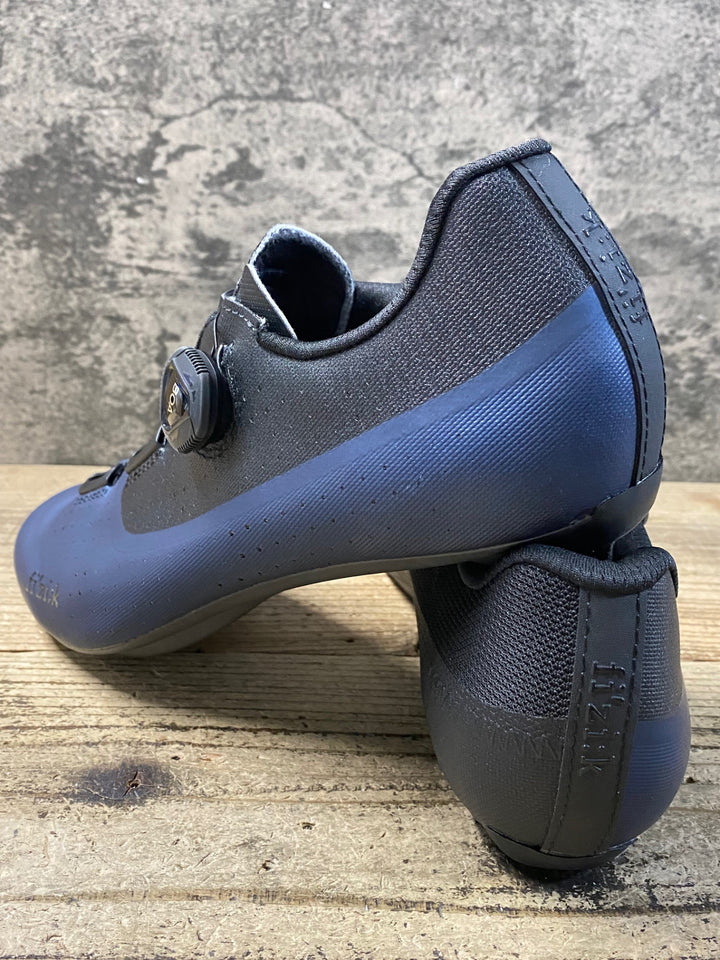 JZ698 フィジーク fizik TEMPO OVERCURVE R4 SHOES ビンディングシューズ 3穴 BOA 黒 EU42