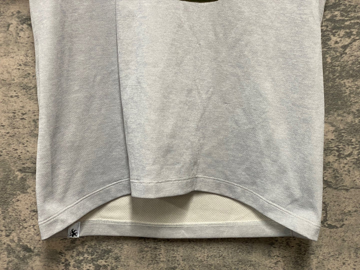JM241 カペルミュール KAPELMUUR 半袖 ドライ Tシャツ ライトグレー サイズ不明 バックポケット