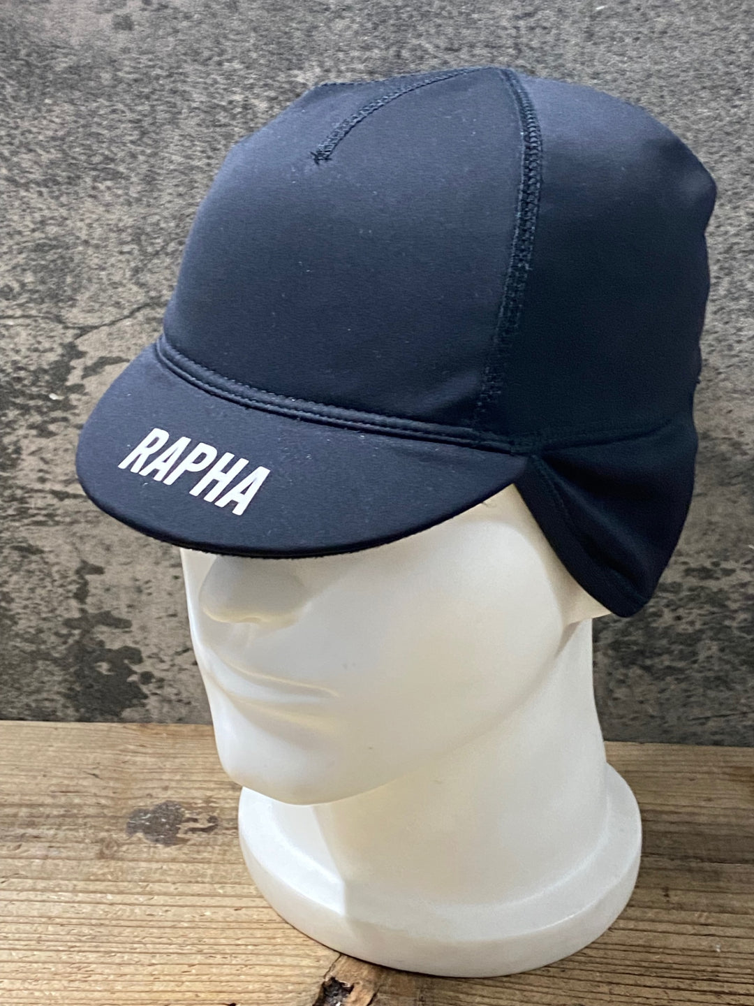 KI008 ラファ Rapha PRO TEAM WINTER HAT サイクルキャップ 黒 フリーサイズ 裏起毛