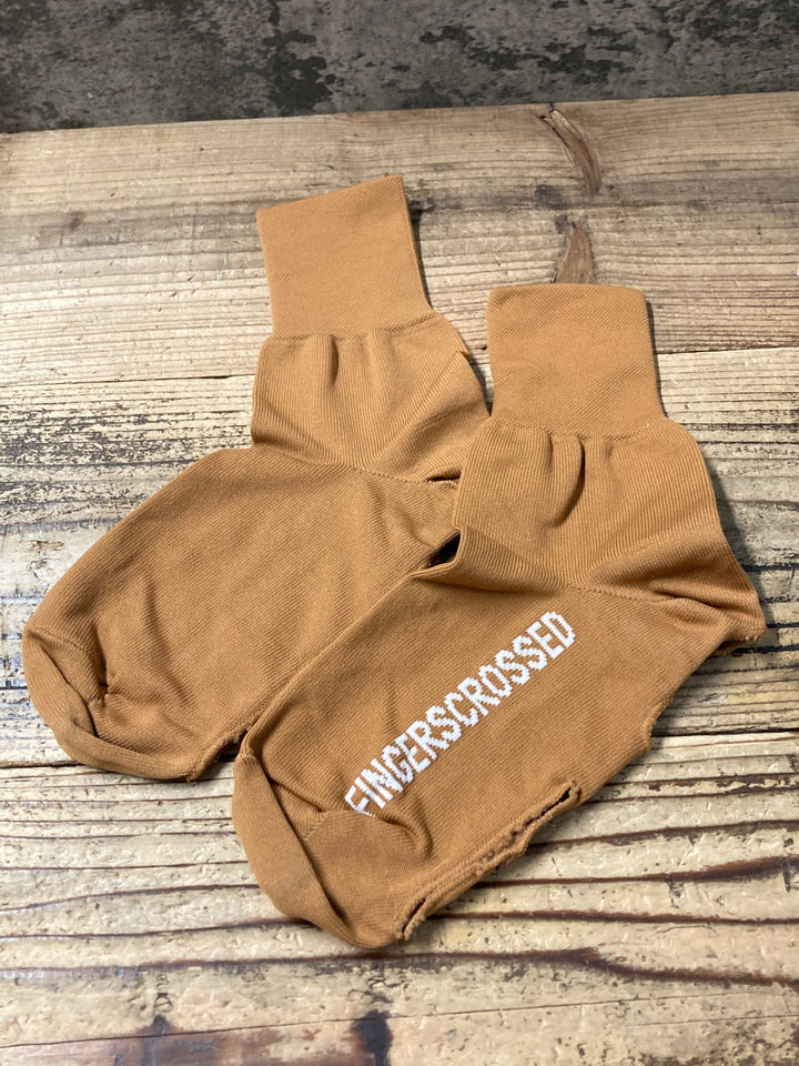 KM726 フィンガークロスド FINGERSCROSSED OVERSOCKS シューズカバー オレンジ 39-42