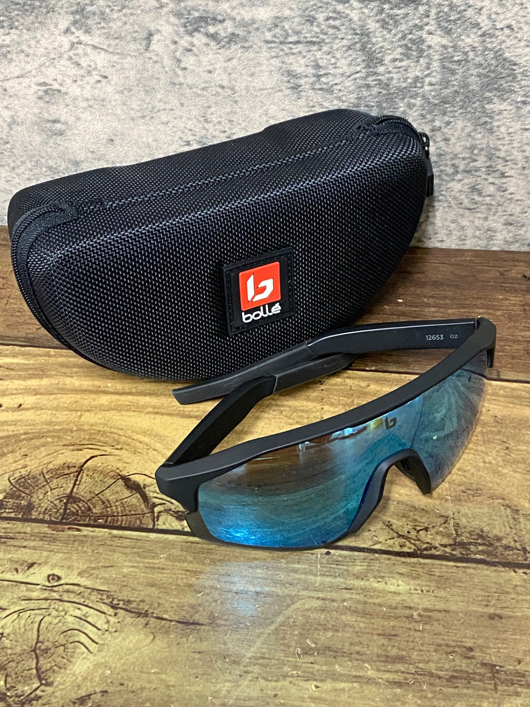 JY259 ボレー bolle LIGHTSHIFTER サングラス アイウェア 黒　※余臭強め