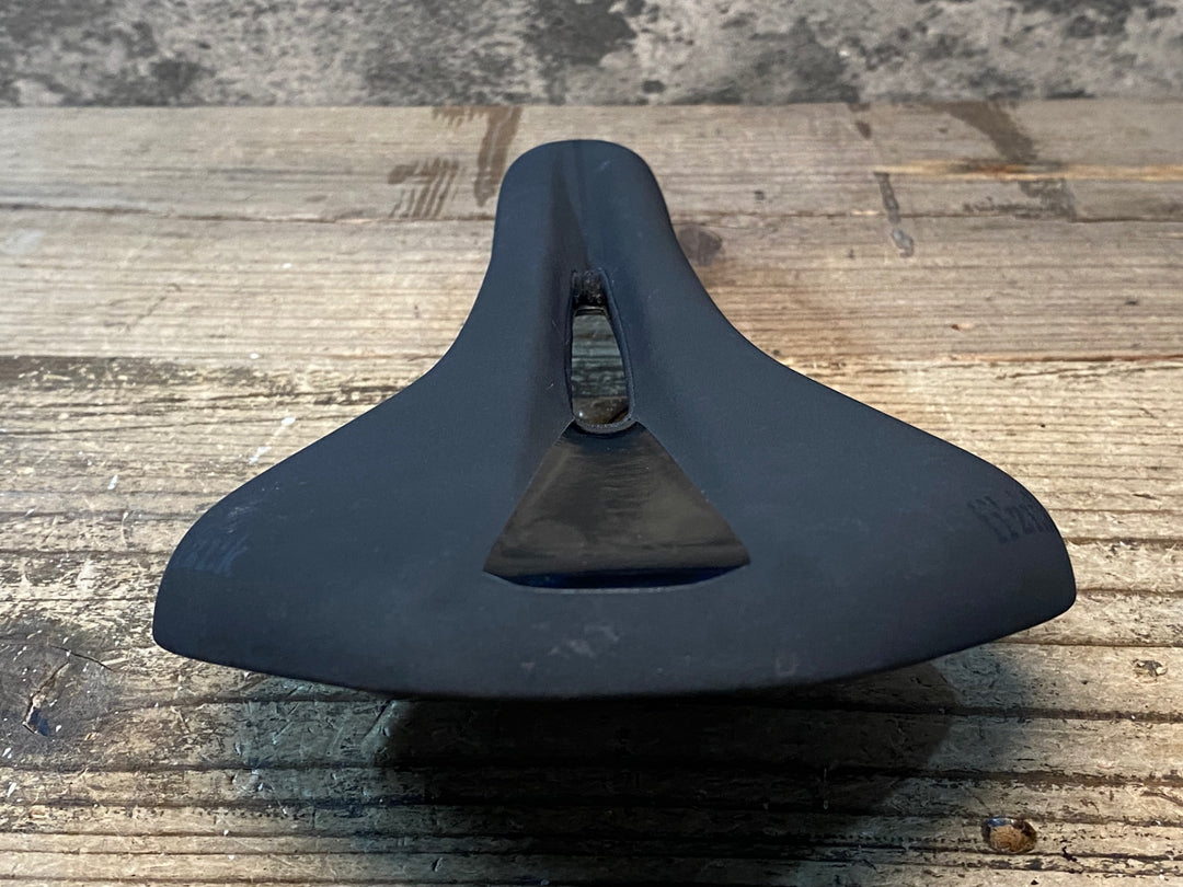 JG149 フィジーク fizik アンタレス ANTARES R1 OPEN サドル 140mm 黒 BRAIDED