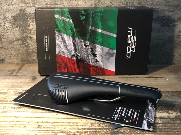 JR313 サンマルコ san marco Regale RACiNG PROTEK サドル 黒白 NARROW XSiLiTE レール