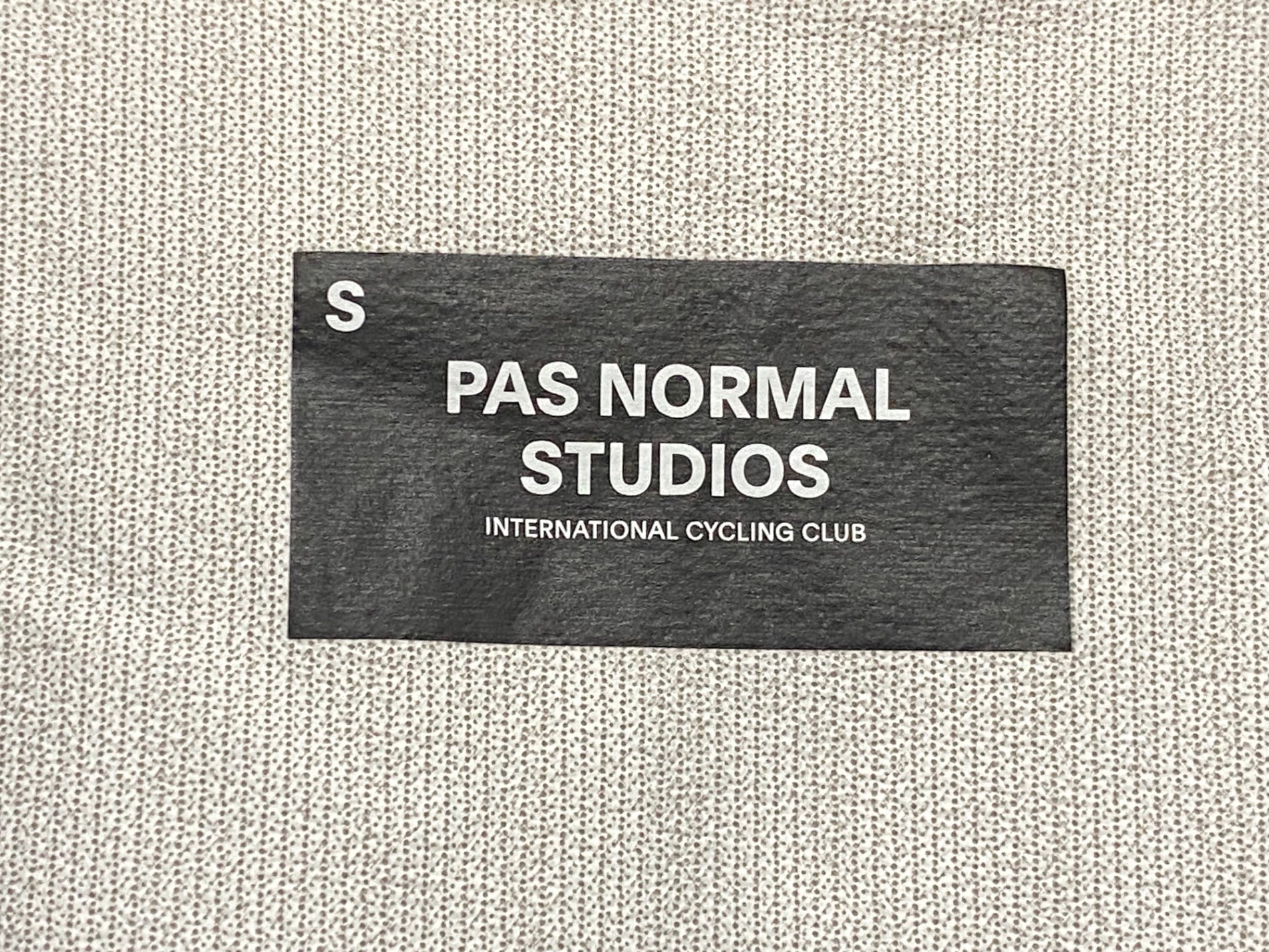 JR933 パスノーマルスタジオ PAS NORMAL STUDIOS 長袖 ウィンド