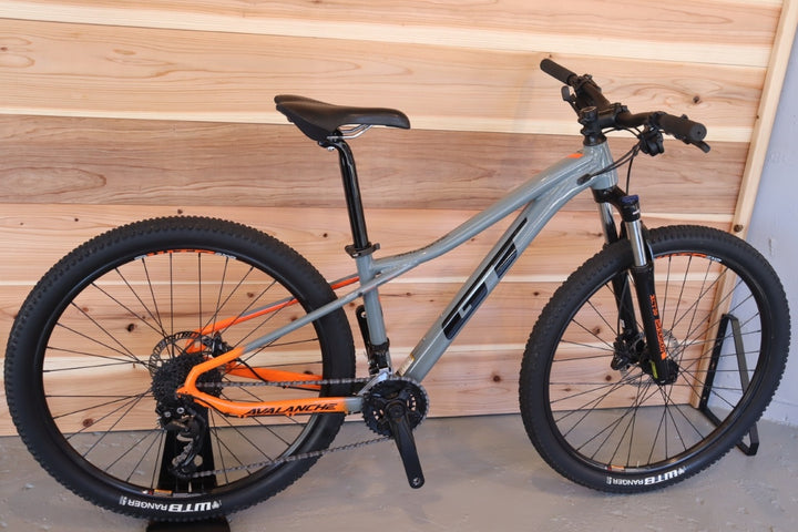 ジーティー GT アバランチェ スポーツ AVALANCHE SPORT 2021モデル XSサイズ シマノMIX 2×9S 27.5インチ アルミ ハードテイル MTB 【千葉店】