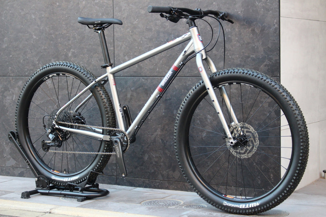 未走行品！ ブリーザー BREEZER トレヴァー TRAVER 2024 モデル 42サイズ シマノ キューズ U6000 10S クロモリ ハードテイル マウンテンバイク MTB 【福岡店】