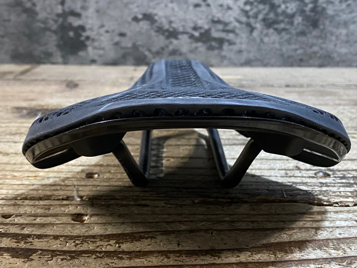 KC298 フィジーク fizik VENTO ANTARES R3 ADAPTIVE サドル 黒 150mm kiumレール