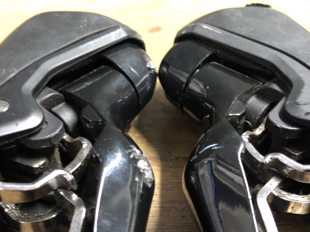 KJ475 シマノ SHIMANO 105 ST-R7025 STIレバー 2x11S 油圧 ※ガリ傷,右フード破れ