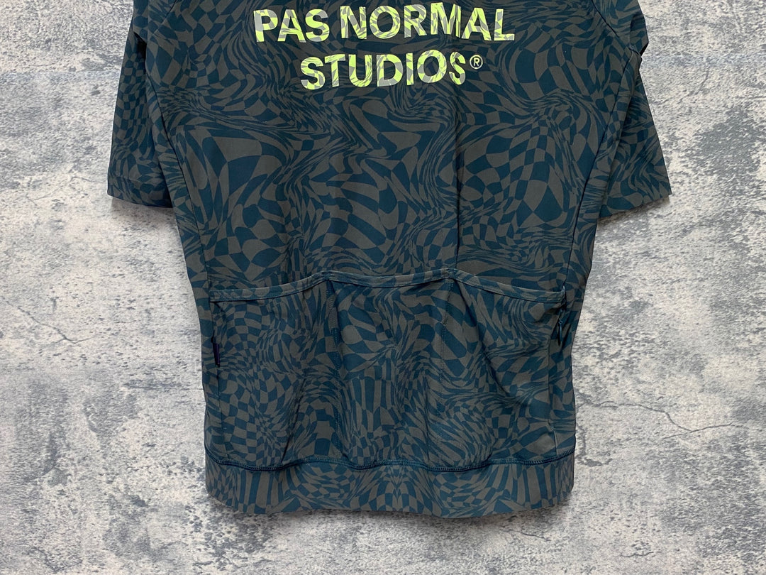 KA518 パスノーマルスタジオ PAS NORMAL STUDIOS ESSENTIAL JERSEY 半袖 サイクルジャージ オリーブ M