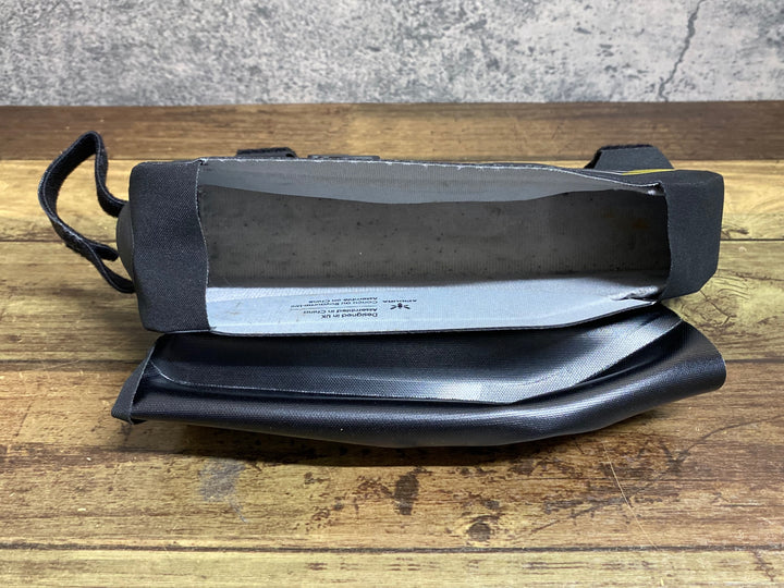 KI941 アピデュラ APIDURA RACING TOP TUBE PACK 1L トップチューブバッグ 黒