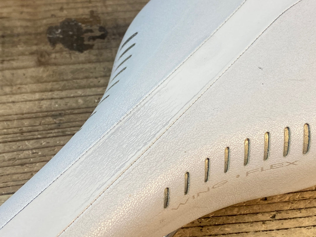 JO180 フィジーク fizik アリオネ ARIONE WING FLEX サドル kiumレール 白