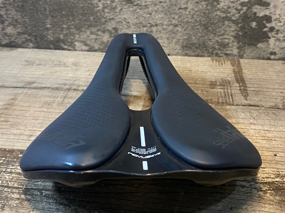 JP527 セライタリア SELLE ITALIA NOVUS BOOST EVO TM スーパーフロー サドル 黒 145㎜ MANGANESE レール