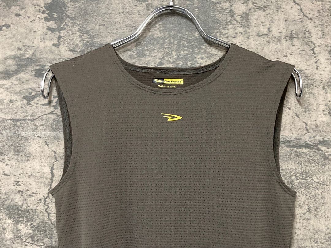 JE540 デフィート DeFeet ノースリーブ べースレイヤー 茶 S
