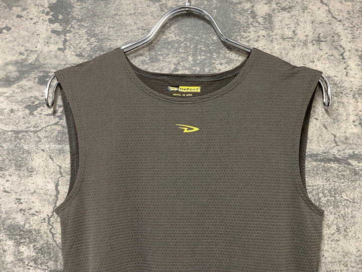 JE540 デフィート DeFeet ノースリーブ べースレイヤー 茶 S