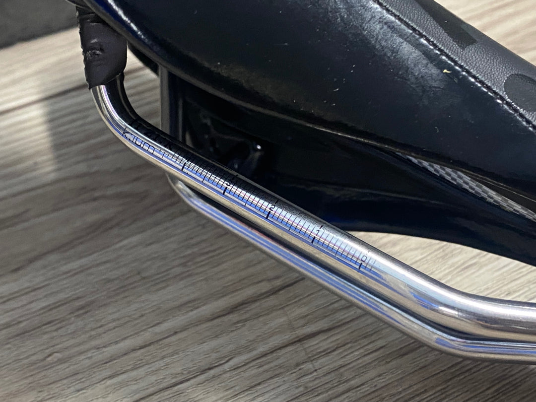 KE976 フィジーク fizik アリアンテ ALIANTE VS サドル 黒 kiumレール 140mm