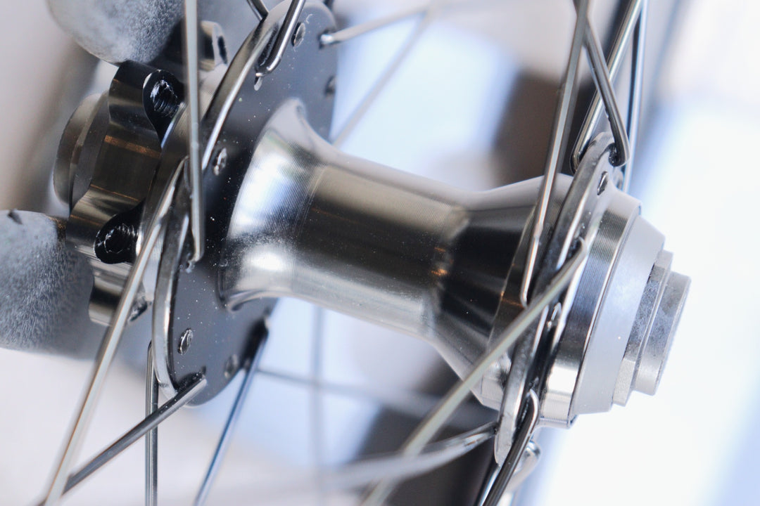 ボントレガー BONTRAGER パラダイム PARADIGM 23 TLR DISC アルミ チューブレスレディ ホイールセット シマノ 11/12S 【横浜店】