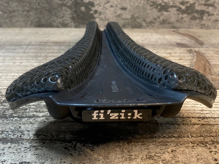 JS730 フィジーク FIZIK ANTARES VERSUS EVO R1 Adaptive サドル カーボンレール 139mm