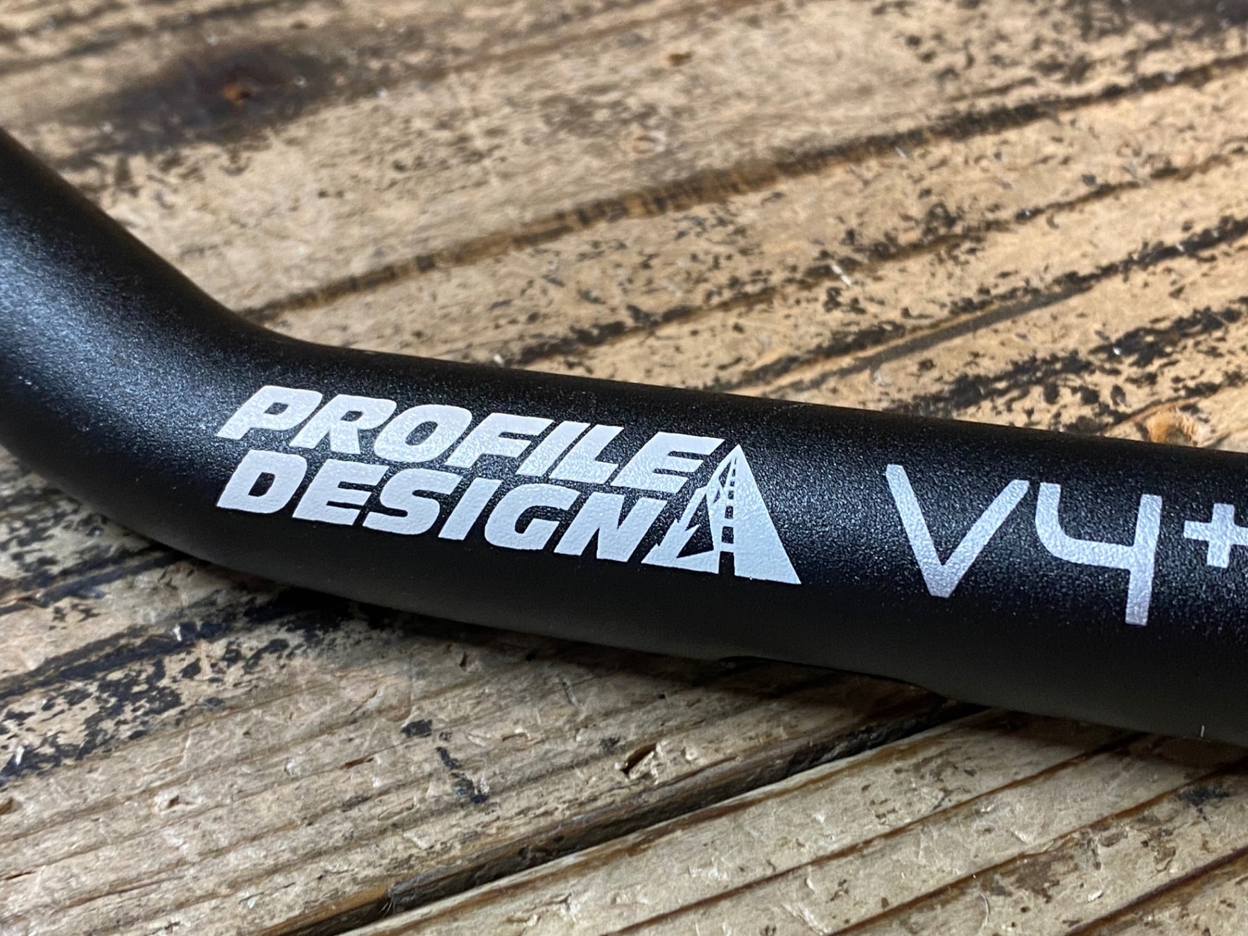 JQ093 プロファイルデザイン PROFILE DESIGN V4+ DHバー Φ31.8 – BICI