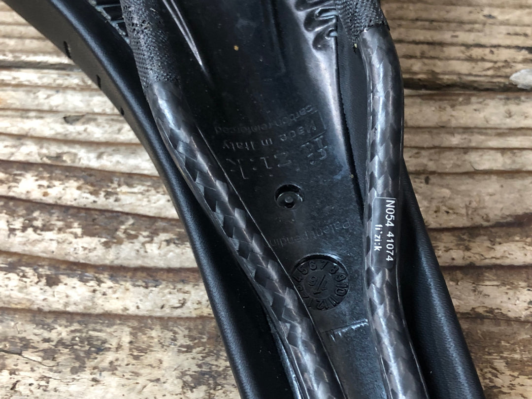 JW590 フィジーク fizik アリオネ ARIONE VSX サドル 黒 128mm BRAIDED カーボンレール